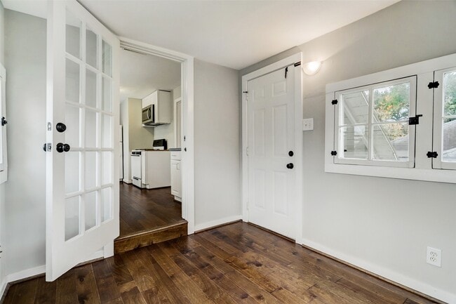 Building Photo - 1119 Jerome St