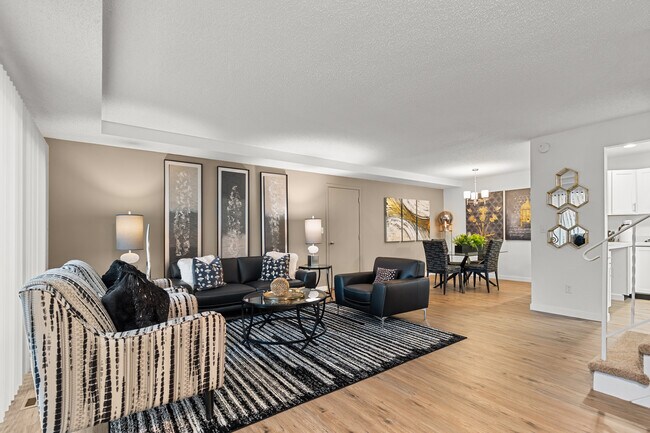 Foto del edificio - Saddlewood Park Townhomes