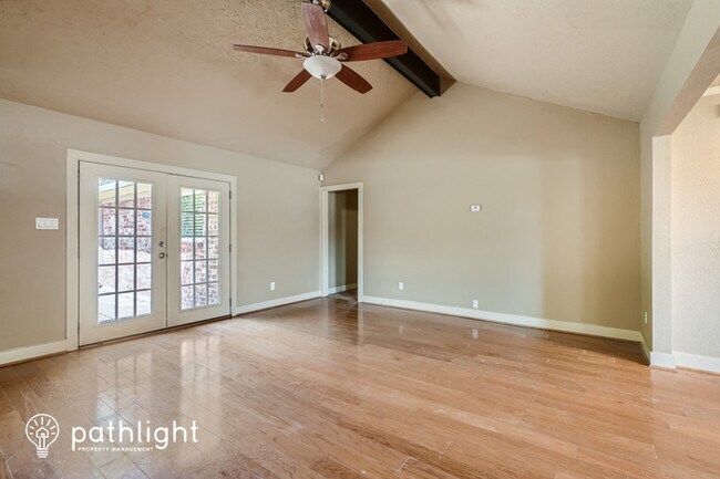 Foto del edificio - 707 Newport Blvd, League City, TX, 77573