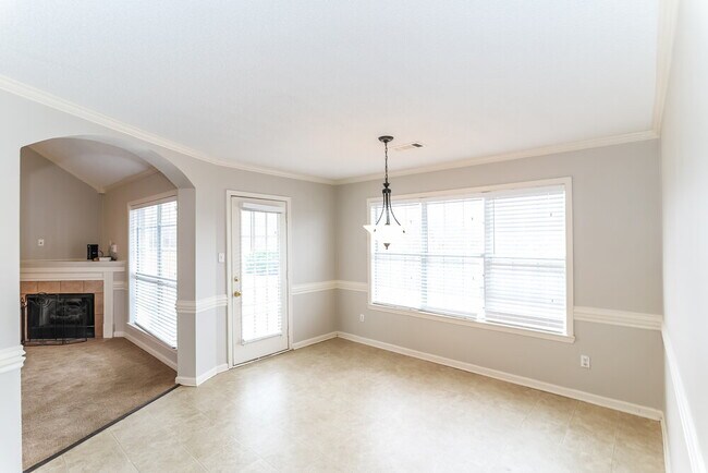 Foto del edificio - 661 Shelley Renee Ln