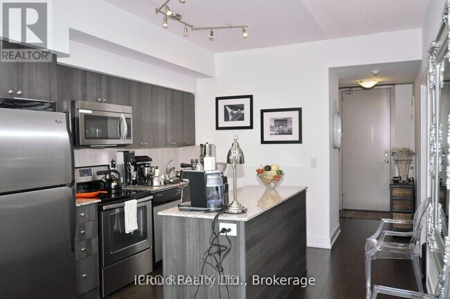 Photo du bâtiment - 1638-1638 Bloor St W
