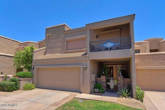 Foto del edificio - 8100 E Camelback Rd