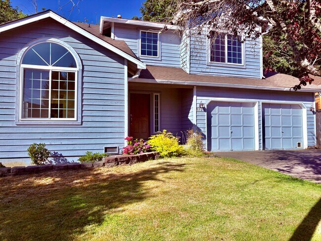 Foto del edificio - Stunning 4 Bedroom/2.5 bath- Move-In Ready Home with Private Backyard