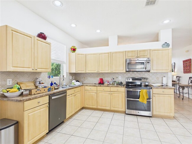 Foto del edificio - 17353 Lawn Orchid Loop