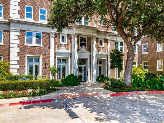 Foto del edificio - 329 E Colorado Blvd