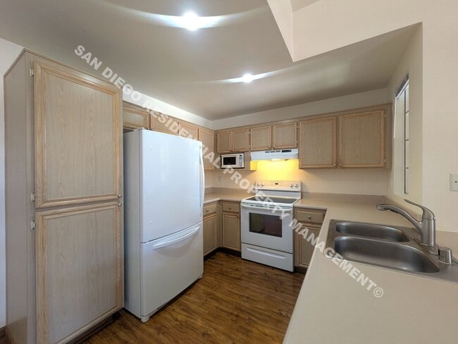 Building Photo - 17161 Alva Rd