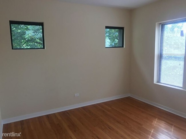 Foto del edificio - 2452 W Albion Ave