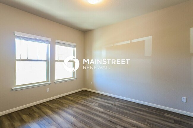 Building Photo - 4 Bedroom Pet-Friendly Home in San Antonio, TX with Main Street Renewal