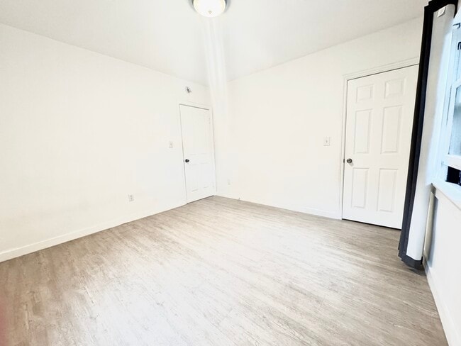 Building Photo - 1110 N Sweetzer Ave