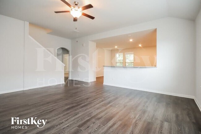 Foto del edificio - 119 Lakeway Circle