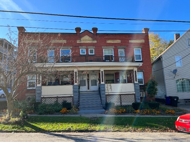 Building Photo - 1376 W 116th St