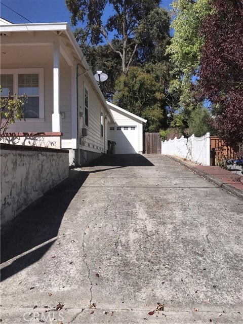 Building Photo - 510 6th St