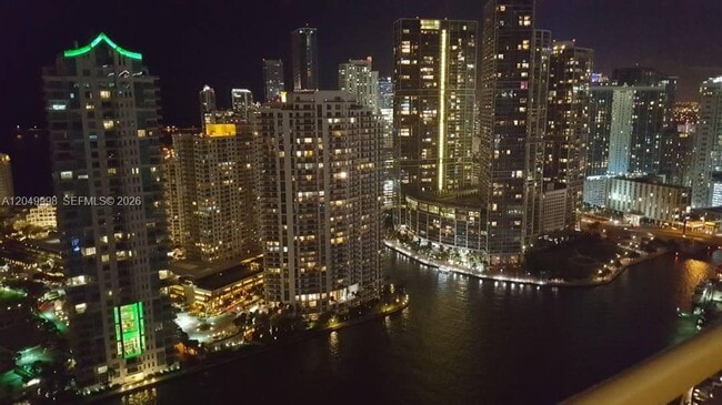 Foto del edificio - 335 S Biscayne Blvd