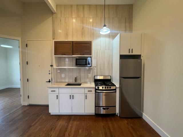 Foto del edificio - 4 bedroom in Brooklyn NY 11221