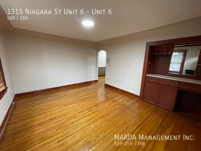 Photo du bâtiment - SPACIOUS UPDATED 1BED/1BATH BRIGHT UNIT IN...