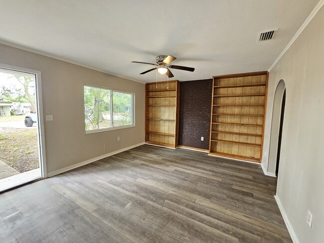 Building Photo - Single Family in Cocoa - Available July 1st!