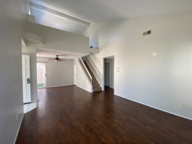 Building Photo - 331 Riverview Way