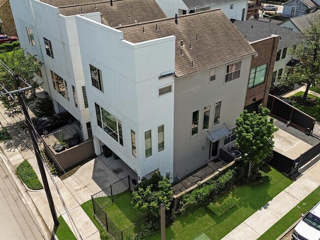 Foto del edificio - 1702 Southmore Blvd