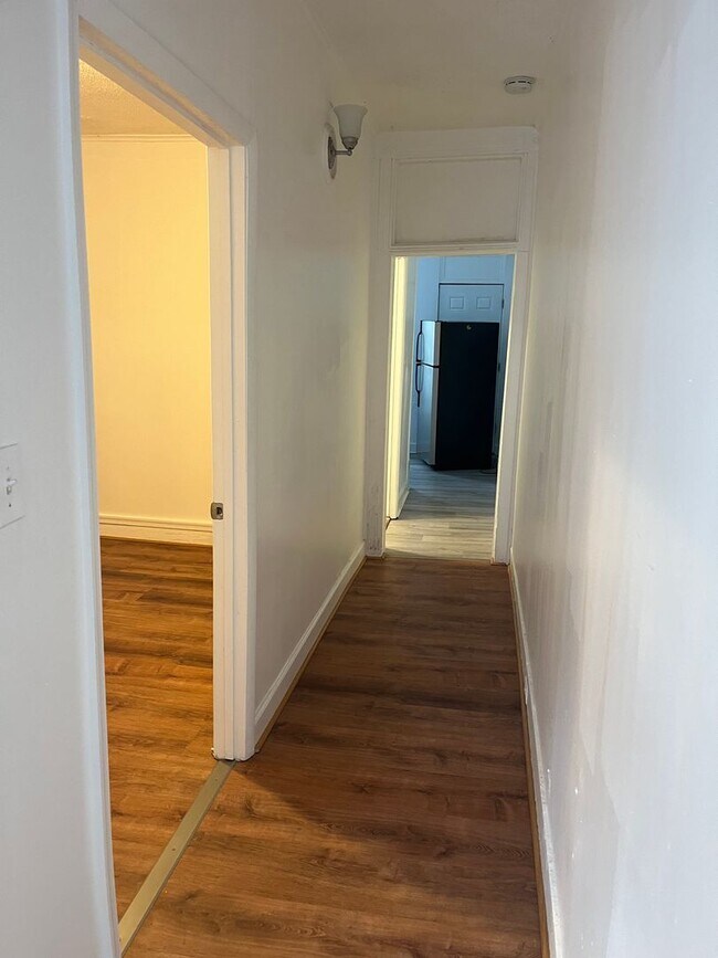 Foto del edificio - 1918 Penrose Ave