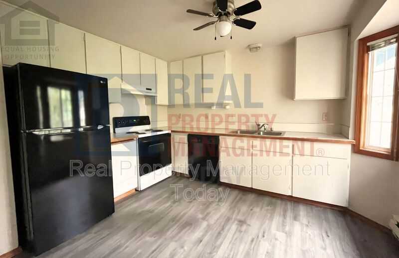 Primary Photo - 630-632-632 S State St