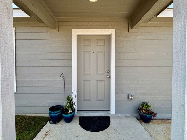 Building Photo - Welcome to your dream rental property!  A ...