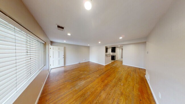 Foto del edificio - 6134 Mary Ln Dr