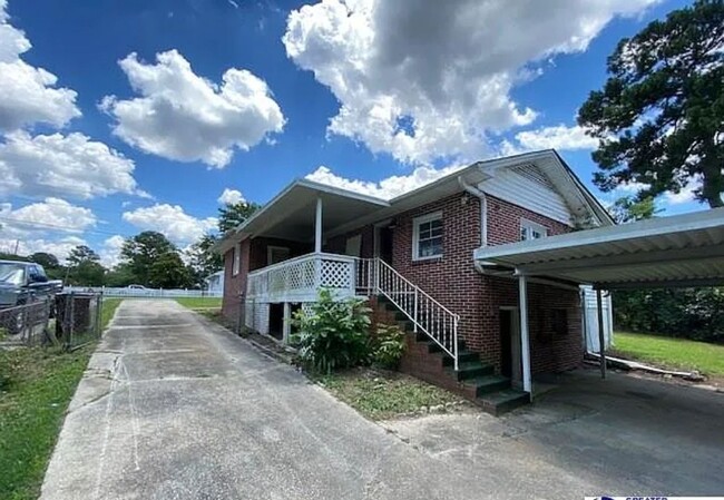 Foto del edificio - 4 Bedroom 2 bath West Flornece SC