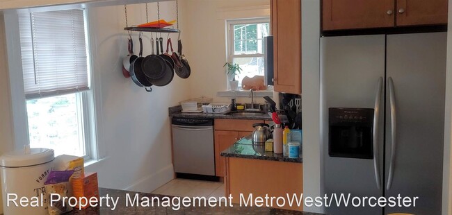 Building Photo - 4 br, 2 bath House - 9 Ivanhoe Road