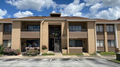 Building Photo - 5169 Vineland Rd