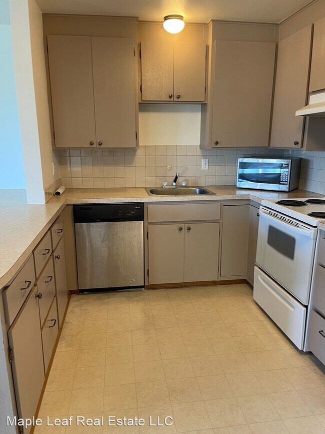 Building Photo - 2 br, 2 bath House - 1127 N 92nd ST