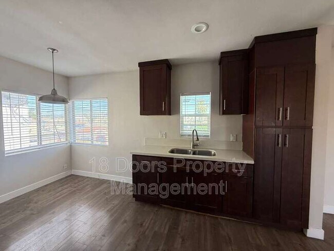 Foto del edificio - 4375 51st St