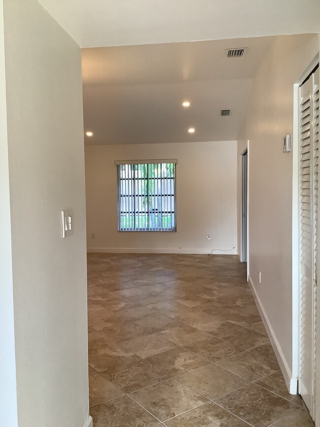Building Photo - 11702 SW 108th Ln