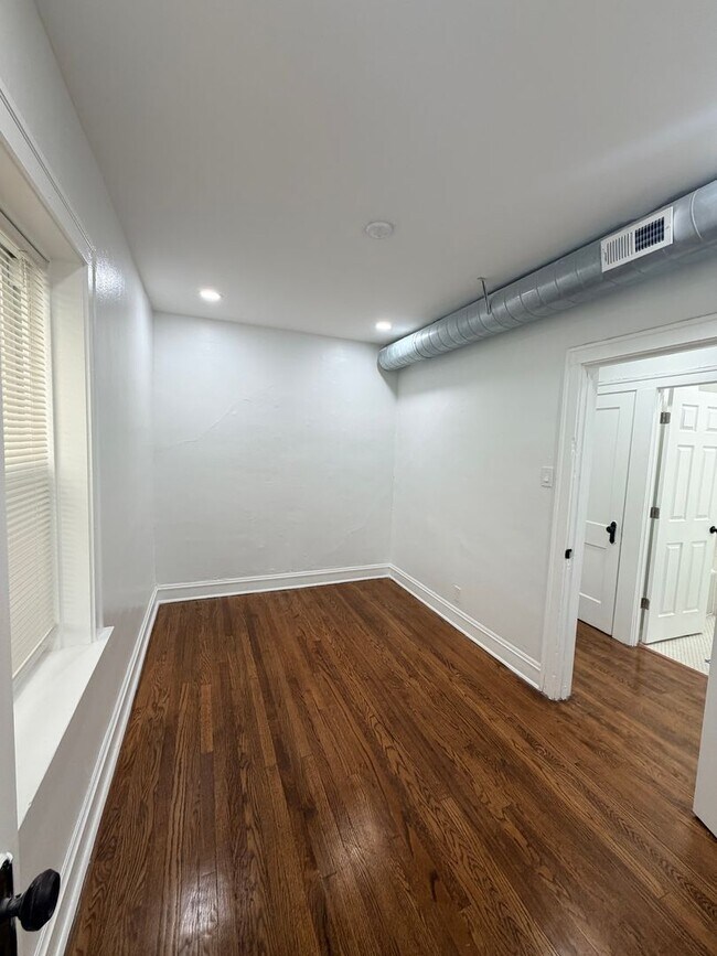 Foto del edificio - 1748 N Keystone Ave