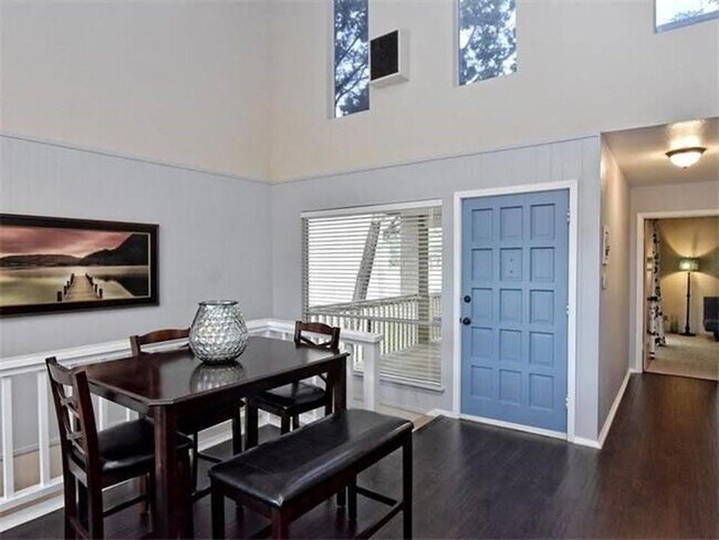 Building Photo - 525 Venture Blvd S