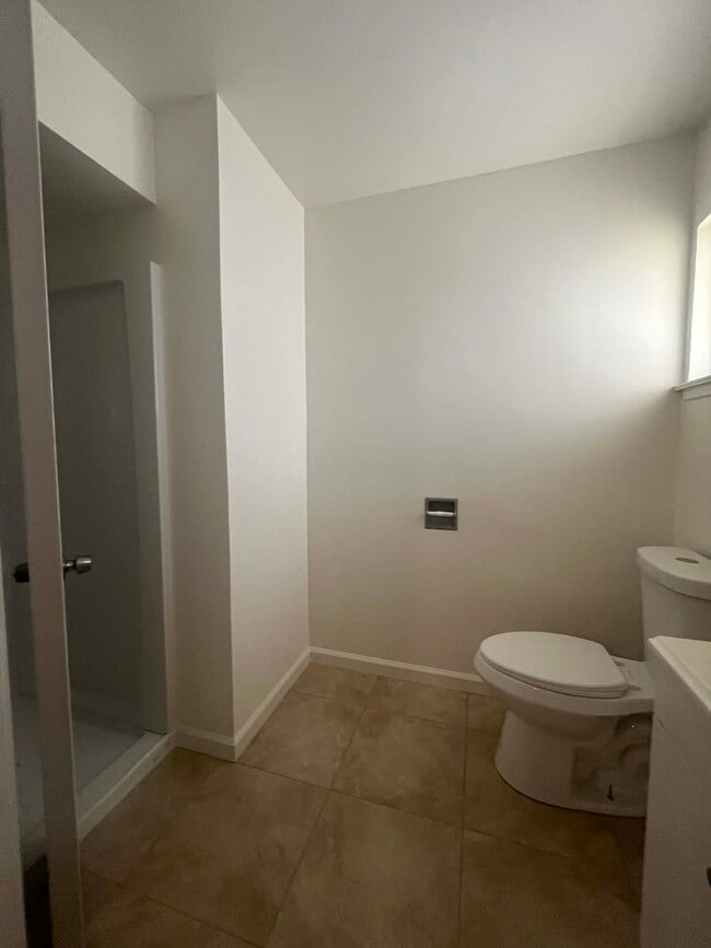 Foto del edificio - 480 Iona Ave