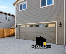 Building Photo - 1115 Annalise St