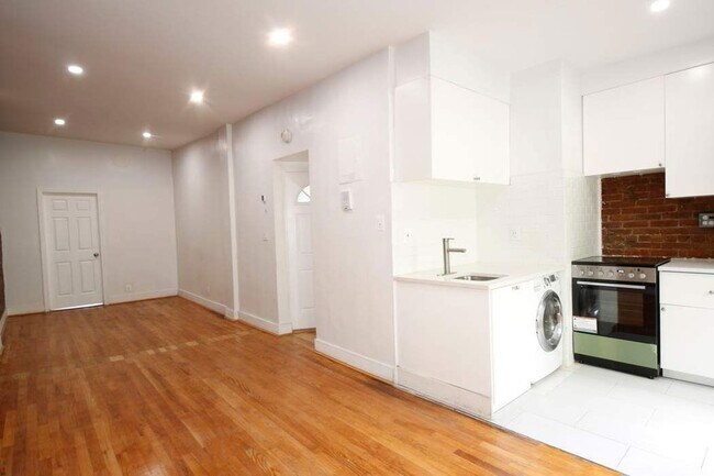Foto del edificio - 408 E 119th St