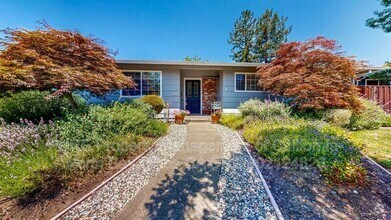 Building Photo - 5617 Dupont Dr