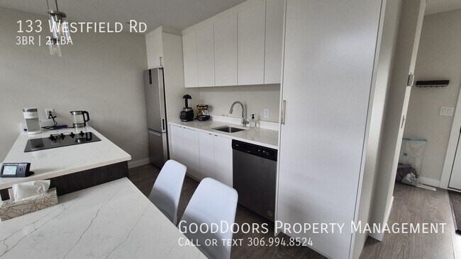 Building Photo - 133 Westfield Rd