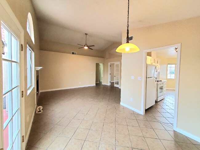 Foto del edificio - 6360 Canyon Dawn Ave