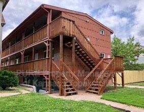 Building Photo - 511 SW Tyler St