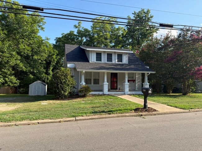 Building Photo - 801 Lawsonville Ave