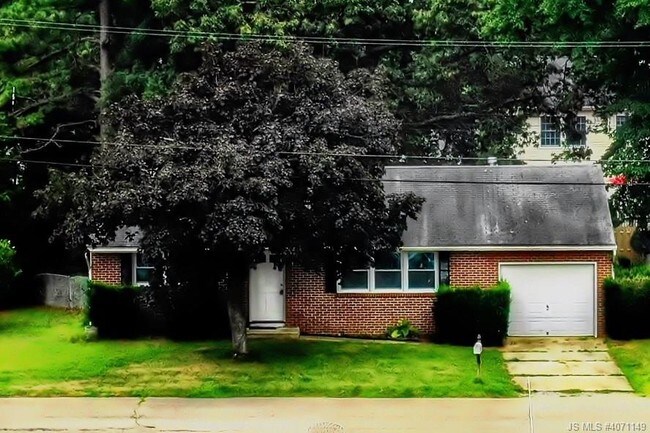 Building Photo - 64 Baltic Ave