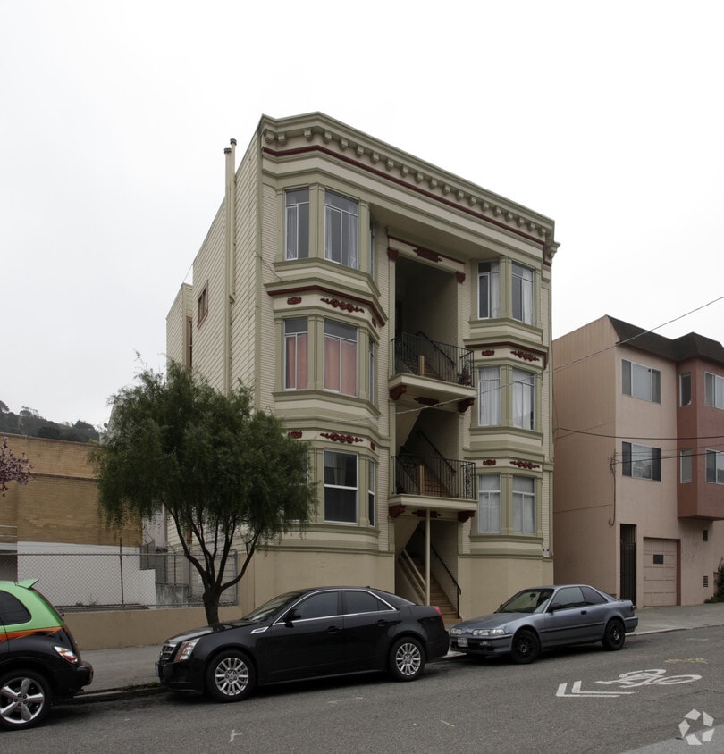 Building Photo - 137-147 Tiffany Ave