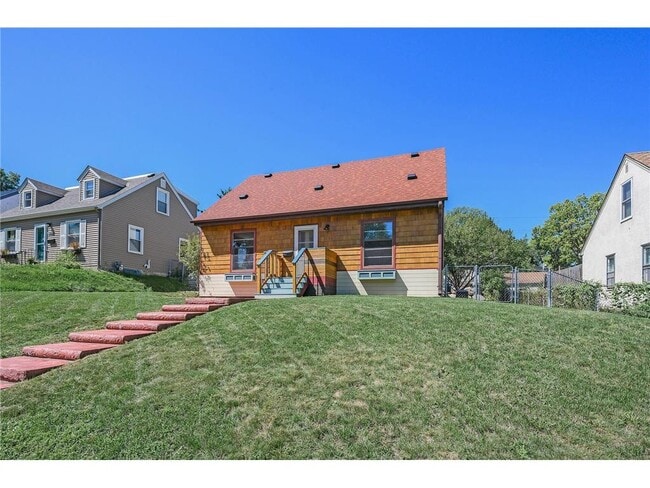 Building Photo - 3150 Pierce St NE