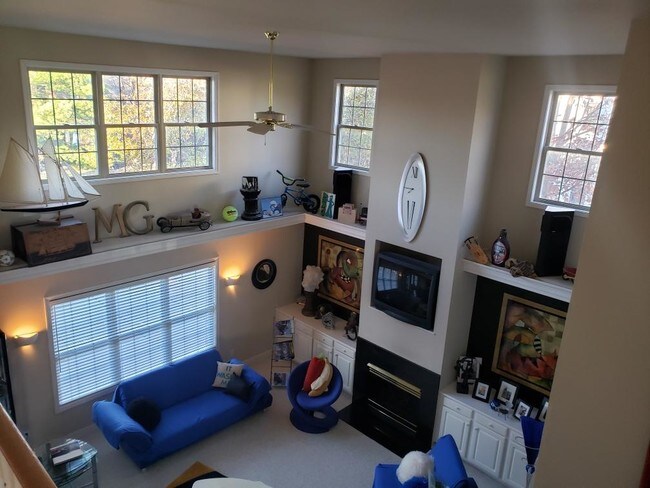 Building Photo - 689 Winter Hill