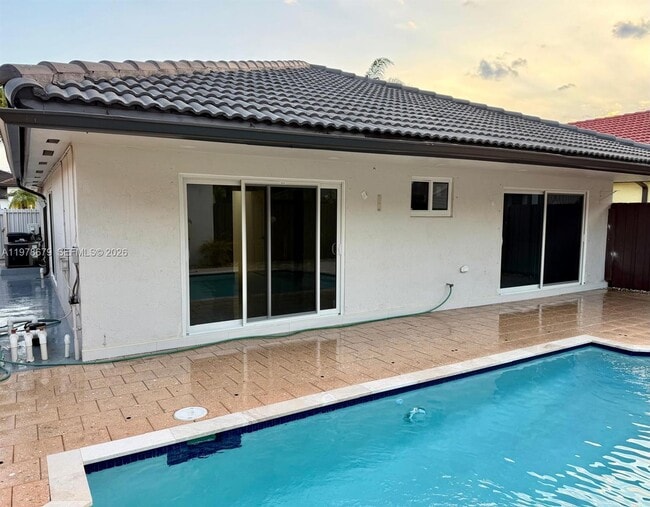 Foto del edificio - 12763 NW 11th Terrace