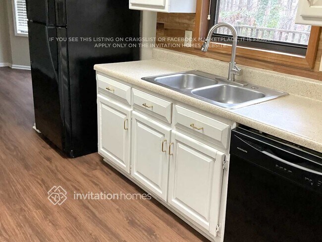 Foto del edificio - 3288 Hidden Bluff Trail