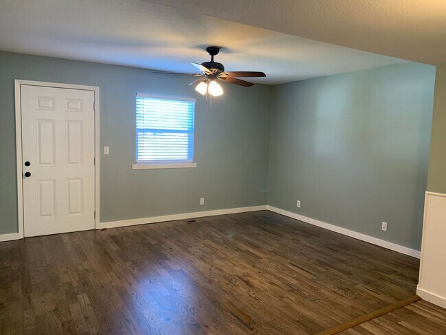 Building Photo - 2BR Townhome in Rogers