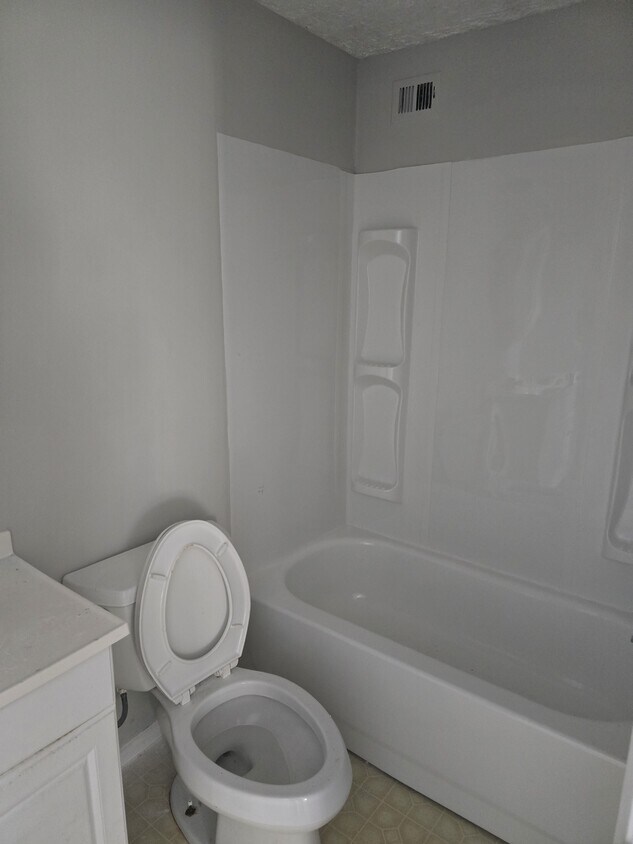 Foto principal - 1072 E Thornhill Pl